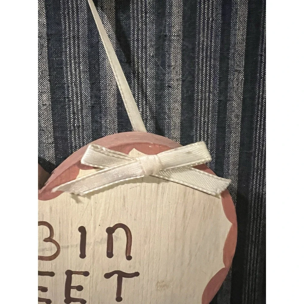 Rustic 80s Vintage Wooden Sign CABIN SWEET CABIN Cottagecore Bows Cute Handmade